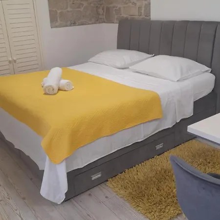 Kate בית הארחה 4*