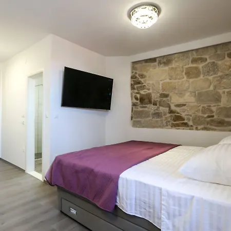 Kate בית הארחה 4*